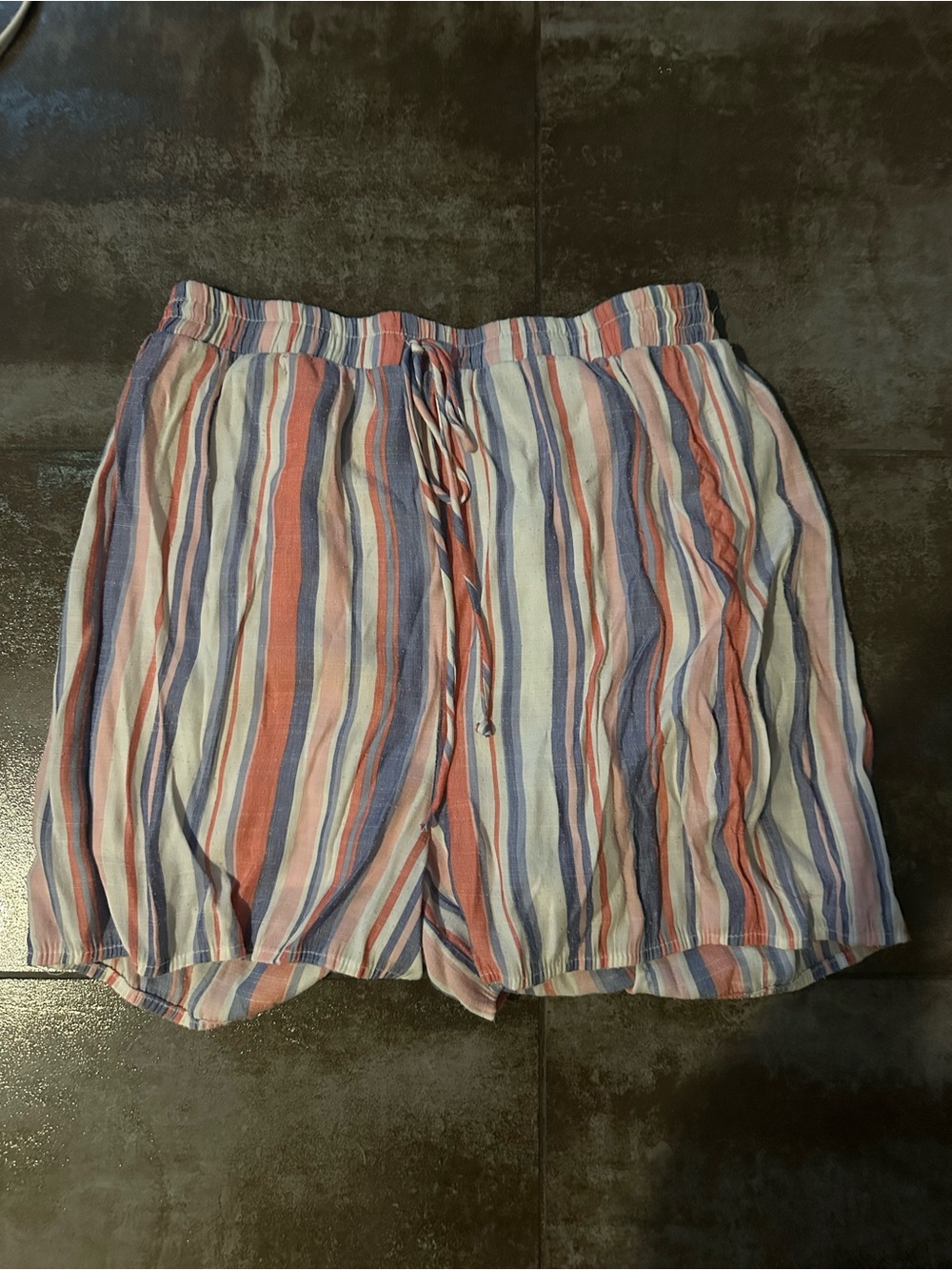 Colorful women’s flowy shorts pink/purple stripes size L
